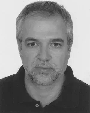 BER comparison versus SNR for medium Doppler spread and 4-QAM modulation.